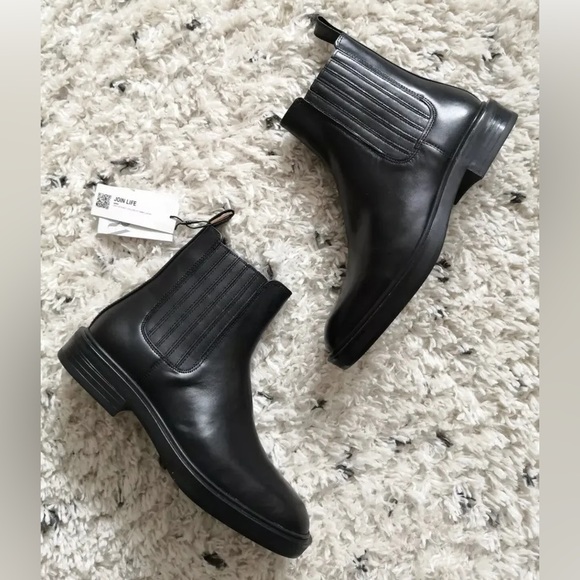 Zara Shoes - 💕💕💕 Zara Black Leather Flat Chelsea Ankle Boots UK8 EU41 US10💕💕💕